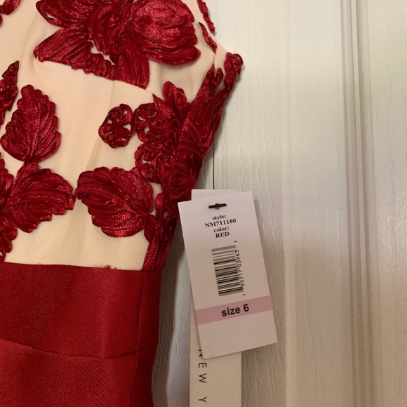 Nicole Miller Hi Low Gown - Picture 6 of 7